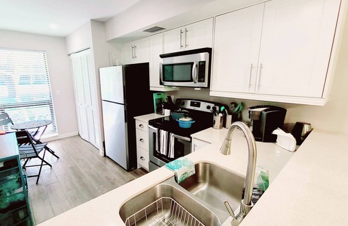 Hunt Club Condo | POSHPADZ PGA GOLF VILLA VERDE - Free WiFi Close to Beach