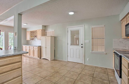 Graford House | Possum Kingdom Lakefront Home w/Patio & Dock!