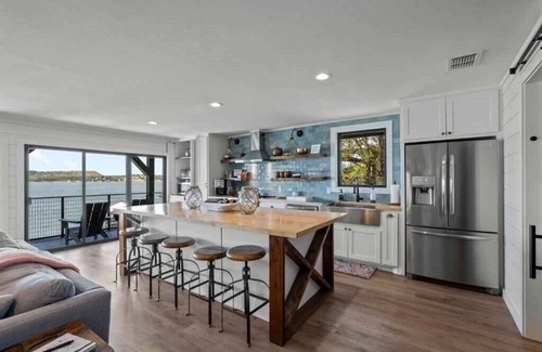 Graford House | Possum Kingdom's Reel Scenic Haus, 3bd/2ba sleeps 8 waterfront w/beautiful views