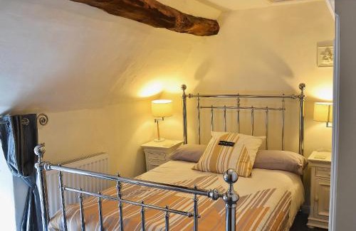 Lea House | Post Office Cottage