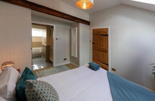Melrose Apartment | Postbox Cottage