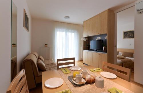 Postojna Hotel | Postojna Cave Rooms & Apartments Proteus