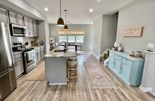 Issue House | Potomac Paradise - Water views within short walk to Colonial Beach, VA