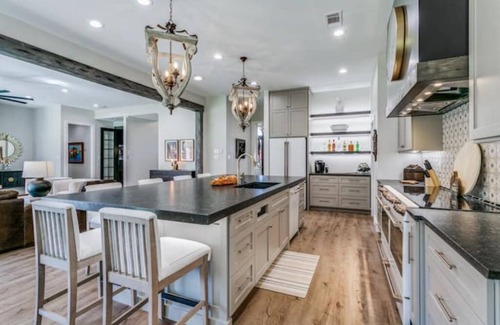 Southlake House | Potomac Pond