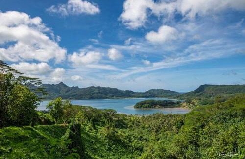 Huahine Villa | Potter House TSUKAMOTO Vue sur Baie de Maroe