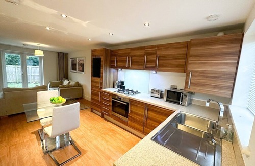 Thornaby On Tees House | Pottery Place by Blue Skies Stays