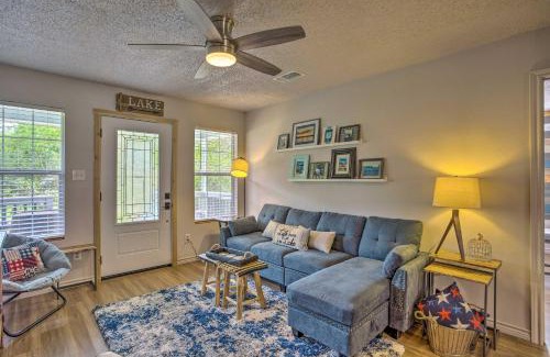 Pottsboro House | Pottsboro Home with Fire Pit Less Than 1 Mi to Lake Texoma!