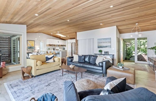 Poulsbo House | Poulsbo Shore Retreat w/Kayaks, SUPs, & Bikes!