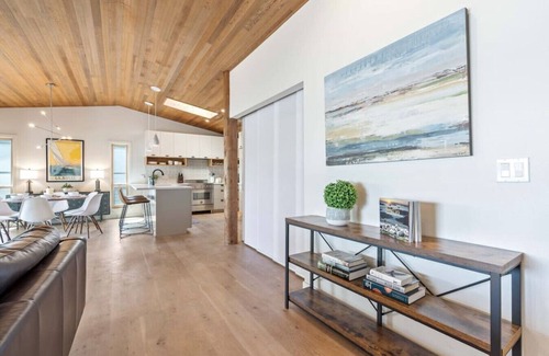 Poulsbo House | Poulsbo Shore Retreat w/Kayaks, SUPs, & Bikes!