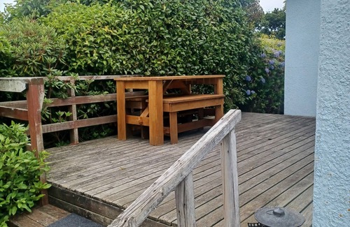Pounawea House | Pounawea Classic kiwi Crib