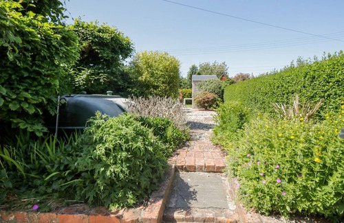 Powfoot House | POW-WOW SHORE COTTAGE, pet friendly, with open fire in Annan