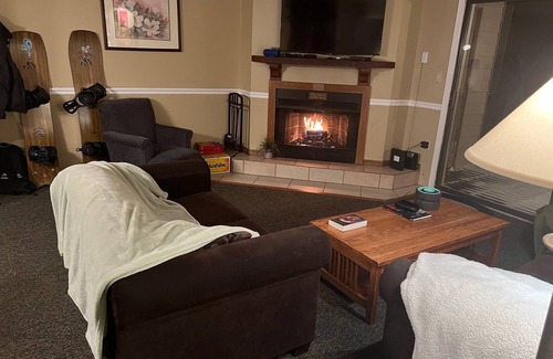 Powder Mountain Condo | Powder Mountain Ski-in Ski-out 3 Bed/3 Bath at Powder Ridge Village, Sleeps 8.