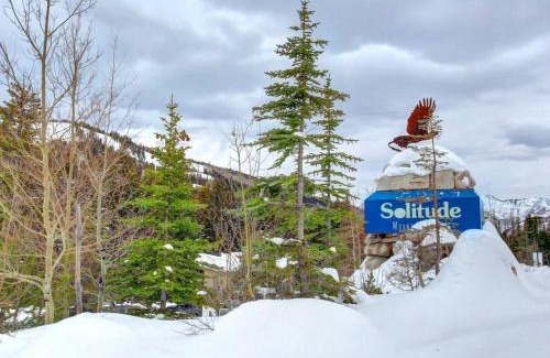 Salt Lake Mountain Resorts Apartment | Powderhorn Lodge 102: Sego Lily Suite