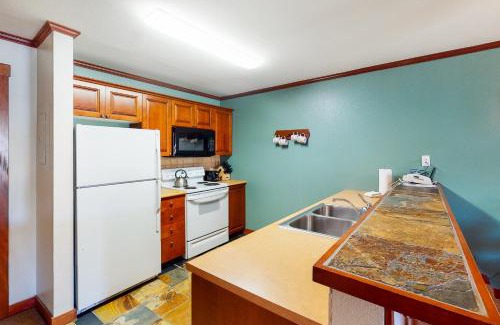 Salt Lake Mountain Resorts Apartment | Powderhorn Lodge 214 Perfect Solitude Escape