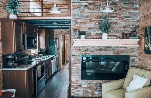 Mesa Hotel | Powderhorn Lodging