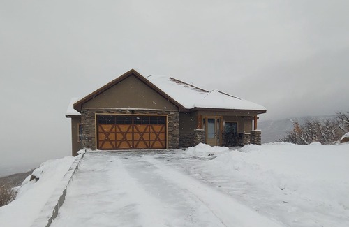Mesa House | Powderhorn ski resort Executive home with spectacular views of valley & slopes.