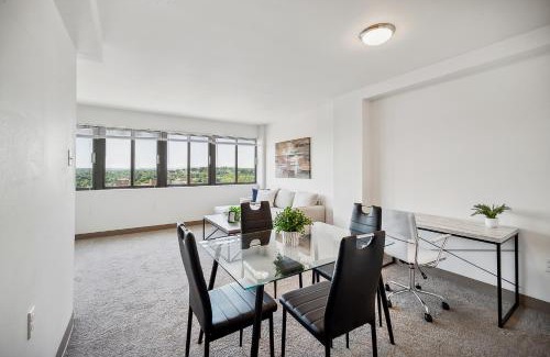 Downtown Harrisburg Apartment | Pp 1802 Modern Corporate 2br, Pool, Gym