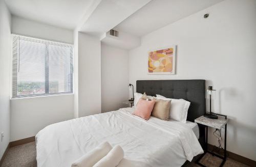 Downtown Harrisburg Apartment | Pp 1802 Modern Corporate 2br, Pool, Gym