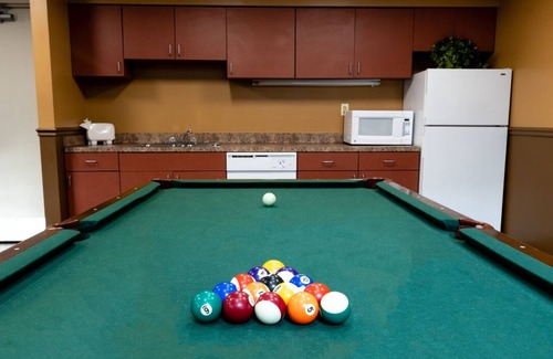 Downtown Harrisburg Apartment | PP 2312 Modern Corporate 1br, pool, Gym