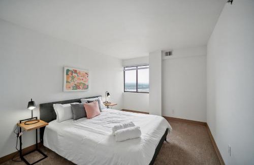 Downtown Harrisburg Apartment | Pp 2312 Modern Corporate 1br, Pool, Gym