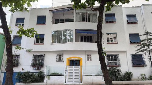 Ipanema Apartment | Prédio Vinicius de Moraes