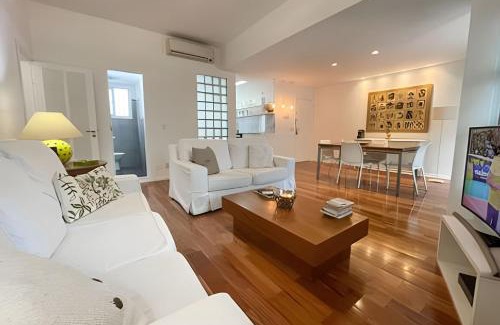 Ipanema Apartment | Prédio Vinicius de Moraes