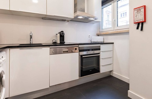 Principe Real Apartment | Príncipe Real Concept by LovelyStay