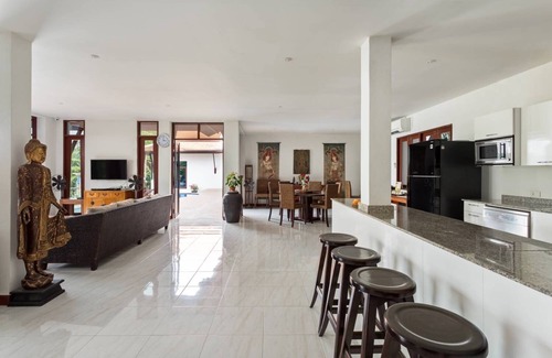 Patong Villa | Pra Nang Villa 4102 – 5 Bedroom Luxury Villa with Stunning Patong Beach Views