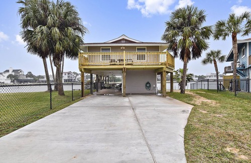 Jamaica Beach House | Prager Bay View | Private Pool, Canal Views!
