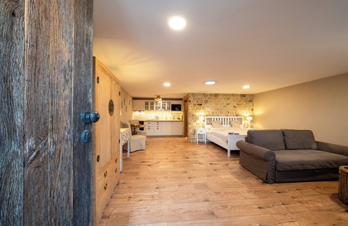 Chyne Apartment | Prague West - Quite Studio Terrace Chyne