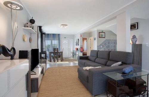 Torres Vedras Villa | Praia Azul Beach and Sun