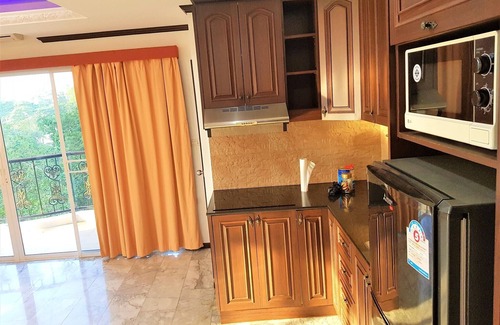 Pratumnak Hill Condo | Pratumnak 1 bed with sea view at Siam Oriental Twins