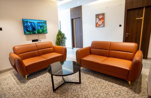 Sanwer Hotel | Pravasa Stay Near Luv Kush Square