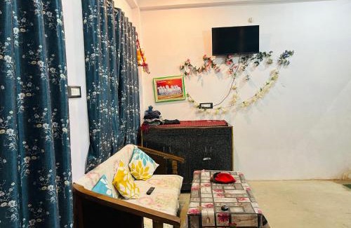 Karchana House | Prayag Homestays Himansh