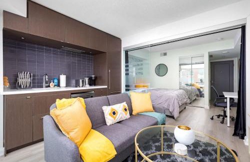 Bloor-Yorkville Apartment | Premier 1BR Condo in Yorkville's Finest Building