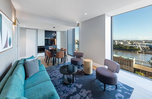 Brisbane Central Business District Hotel | Premier 2 Bedroom Apartment with Balcony and River View