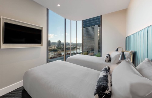 Brisbane Central Business District Hotel | Premier 2 Bedroom Apartment with Balcony and River View