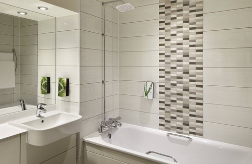 Belthorn Hotel | Premier Inn Blackburn South - M65 J4