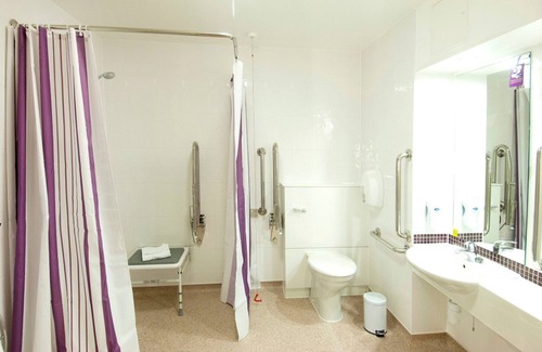 Gilmorton Hotel | Premier Inn Coventry East - M6 J2
