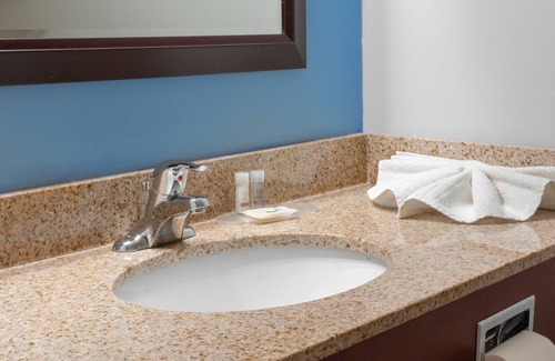 Central Hamilton Hotel | Premier Inn - Downtown Hamilton
