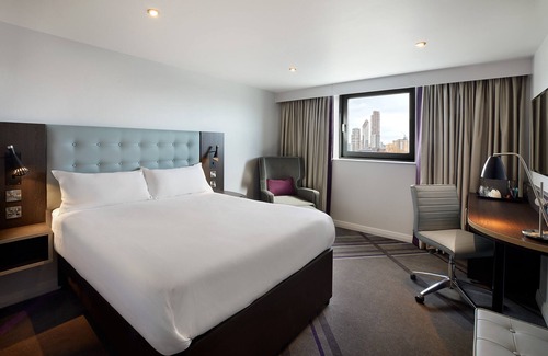 Syon Hotel | Premier Inn London Kew Bridge