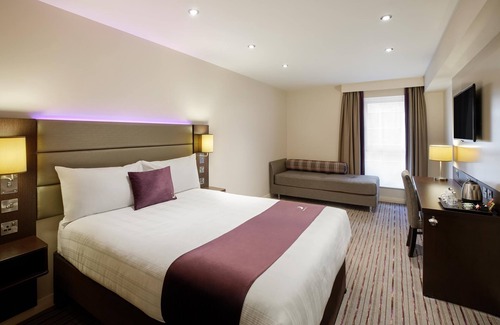Taunton Hotel | Premier Inn Taunton East