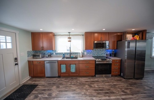 Hampton House | Premier, modern, fully renovated, Beach home.stroll to the beach in 3 minutes!