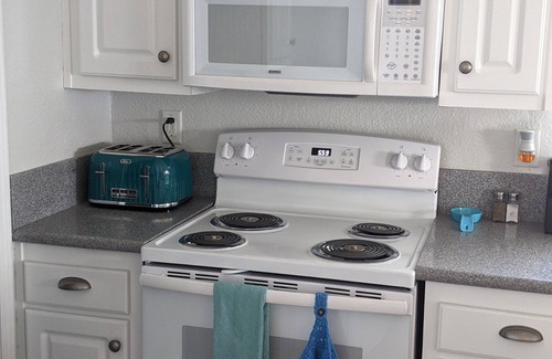 Upper Lake House | Premier Northshore Birdwatching Lakefront Home