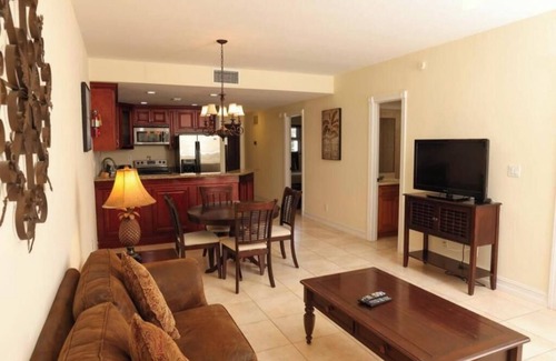 West End Apartment | Premier Penthouse suite 3 bedroom condo in West End Bahamas Blue Marlin Cove