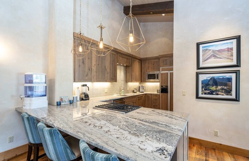 Mountain Village Apartment | Premiere 2 Bedroom Luxury Penthouse at The Peaks Resort Telluride