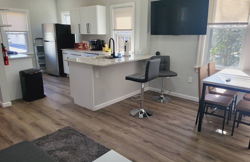 Runnemede House | Premium 2BR+Workspace, Near 5 Hospitals & Ctr City