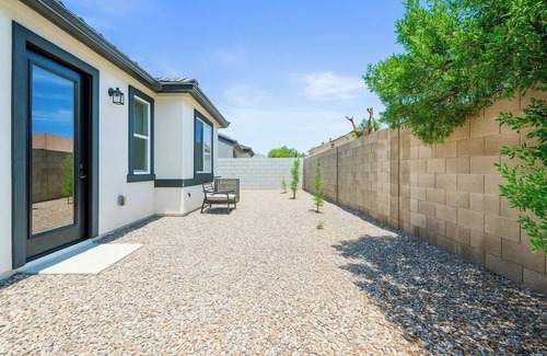 Glendale Apartment | Premium 3Bed | 2BR | 2Bath | 70" Smart TV | 2Bath