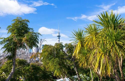 Freemans Bay House | Premium Abode with Plunge Pool steps to Ponsonby