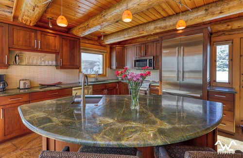 Gallatin Gateway Cabin | Premium and Luxury Comforts Surrounded by Unbeatable Scenery!